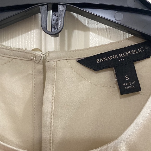 Banana Republic Lacy Blouse. Size Small - Picture 2 of 6